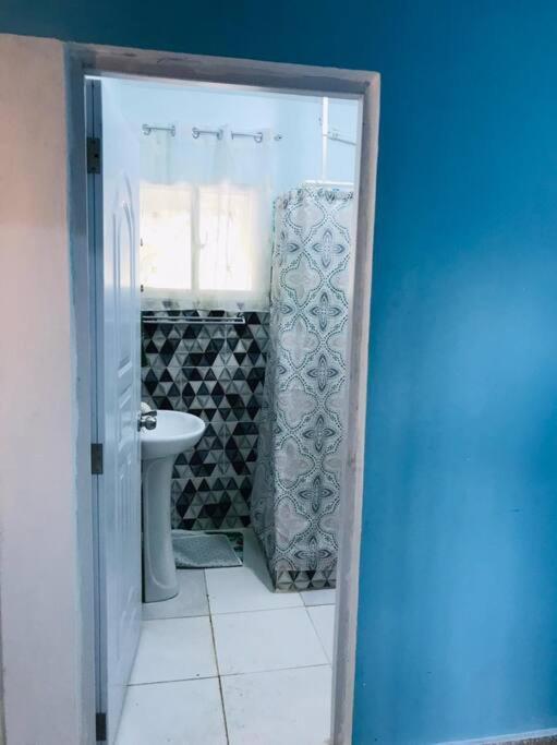 Apto 2Habitaciones Con Aire Y Vista Al Malecon De Samana Bagian luar foto