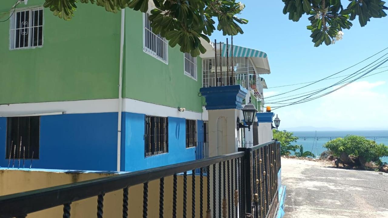 Apto 2Habitaciones Con Aire Y Vista Al Malecon De Samana Bagian luar foto